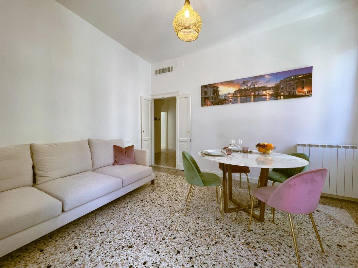 Splendid “true Apartment” Overlooking Water Venice